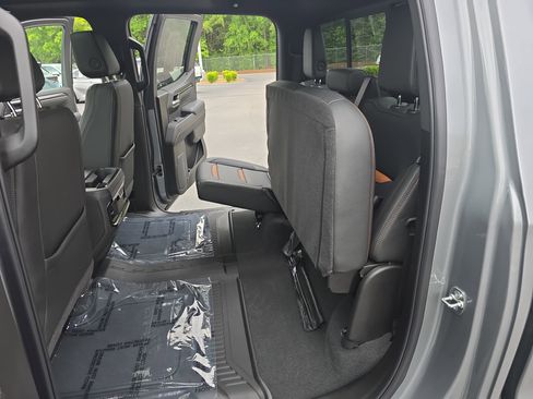 Used 2025 GMC Sierra 1500 AT4 w/ AT4 Premium Package AWD/4WD image 15