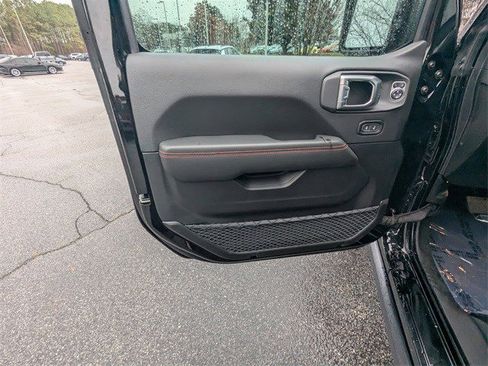 Used 2026 Jeep Wrangler Unlimited Rubicon w/ Technology Group image 17