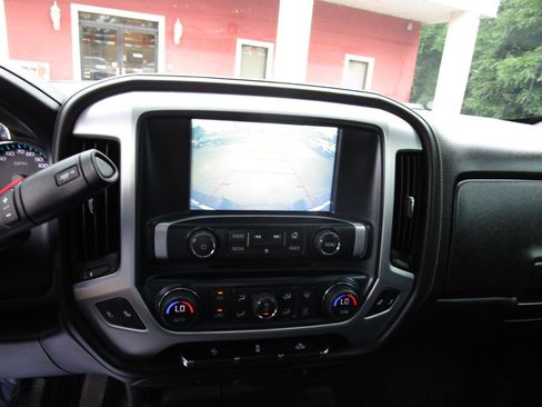 Used 2018 GMC Sierra 1500 SLT w/ SLT Premium Package AWD/4WD image 17