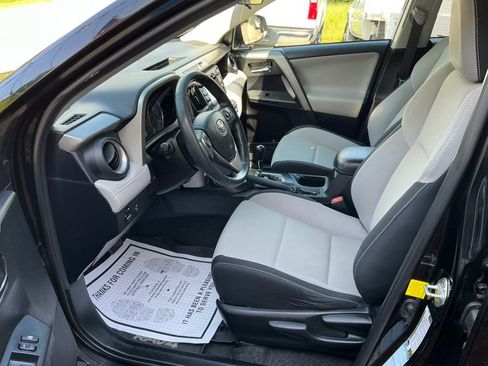 Used 2016 Toyota RAV4 XLE AWD/4WD image 14