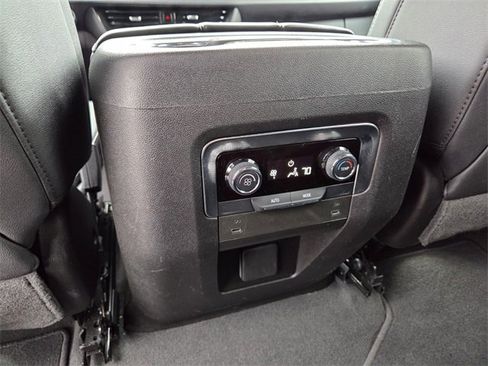 Certified 2025 Chevrolet Tahoe LT image 18