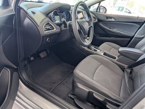 Certified 2018 Chevrolet Cruze LT image 6