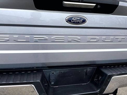 Used 2021 Ford F250 Lariat w/ Chrome Package image 9