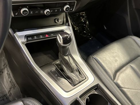 Used 2022 Audi Q3 2.0T Premium image 11