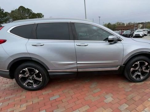 Used 2019 Honda CR-V Touring image 2
