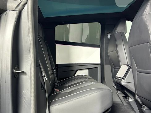 Used 2024 Tesla Cybertruck AWD Crew Cab image 14