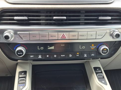 Used 2022 Kia Telluride EX w/ Towing Package FWD image 12