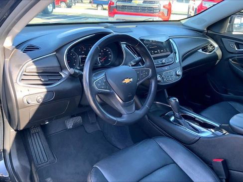 Used 2018 Chevrolet Malibu Premier w/ Premier Sun and Wheel Package image 18