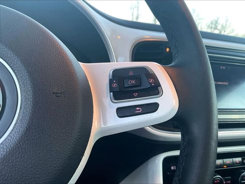 Used 2019 Volkswagen Beetle 2.0T SE image 22