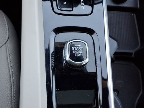 Certified 2023 Volvo XC60 B5 Plus w/ Climate Package image 25