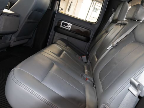 Used 2014 Ford F150 Lariat w/ Lariat Chrome Package image 12