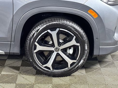 New 2026 Volkswagen Tiguan SE AWD/4WD image 23