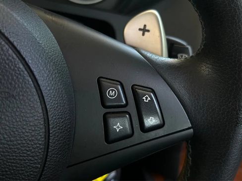 Used 2007 BMW M6 Convertible RWD image 32