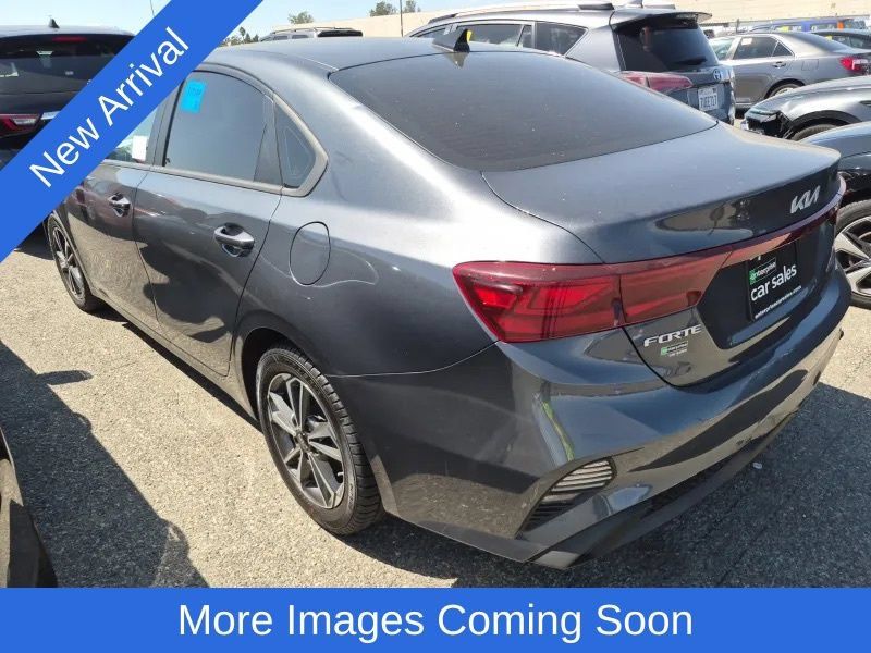 Used 2023 Kia Forte LXS FWD image 3
