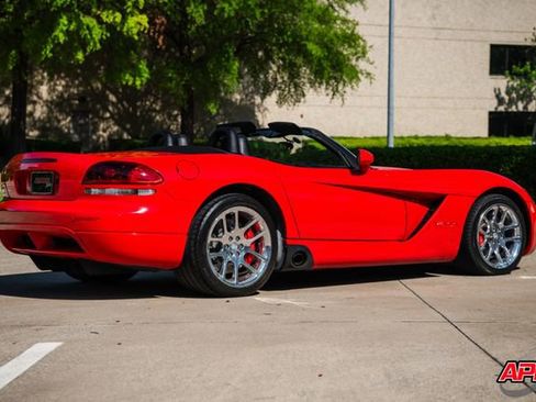Used 2004 Dodge Viper SRT-10 RWD image 5