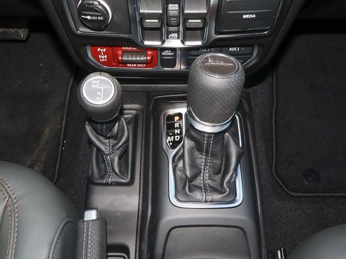 New 2026 Jeep Gladiator Mojave w/ Safety Group image 20