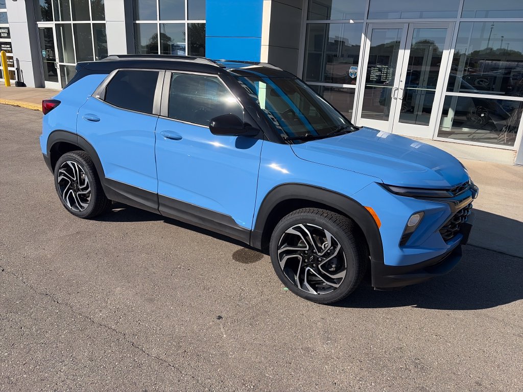 Used 2024 Chevrolet TrailBlazer RS w/ Convenience Package AWD/4WD image 2