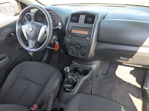 Used 2016 Nissan Versa S FWD image 29