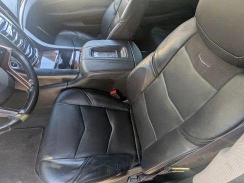 Used 2015 Cadillac Escalade Premium image 17