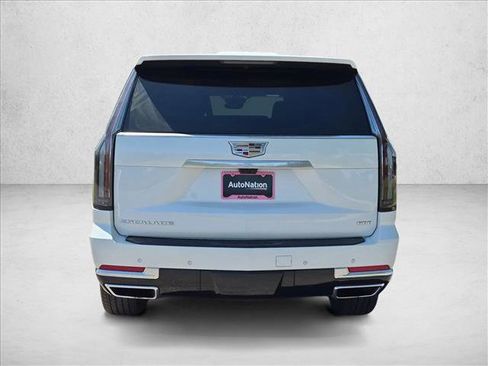 Used 2025 Cadillac Escalade Premium Luxury AWD/4WD image 7
