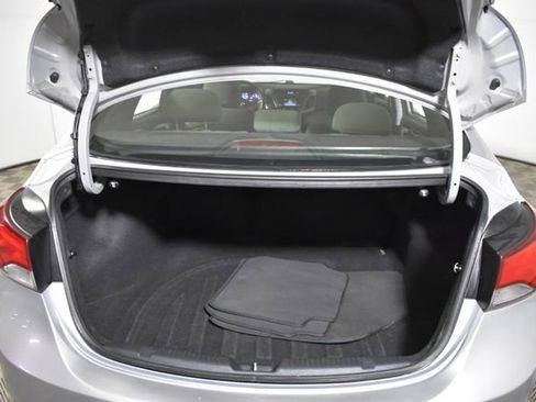 Used 2014 Hyundai Elantra SE w/ Option Group 02 FWD image 26
