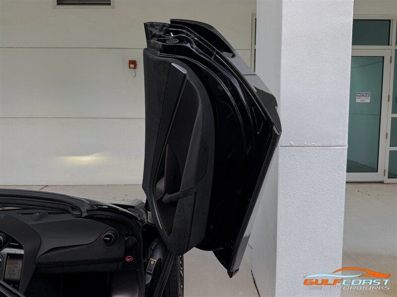 Used 2024 McLaren 750S Spider RWD image 34