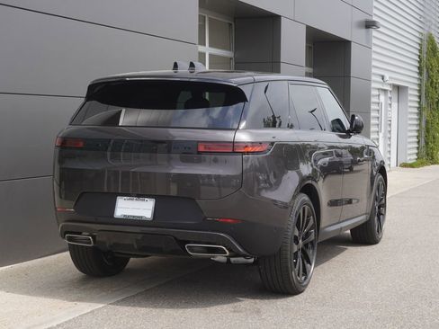 New 2025 Land Rover Range Rover Sport SE image 2