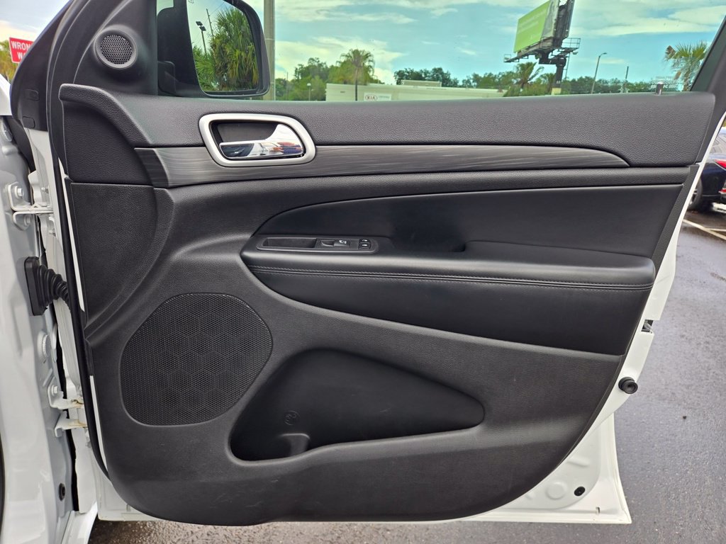 Used 2019 Jeep Grand Cherokee Altitude RWD image 42