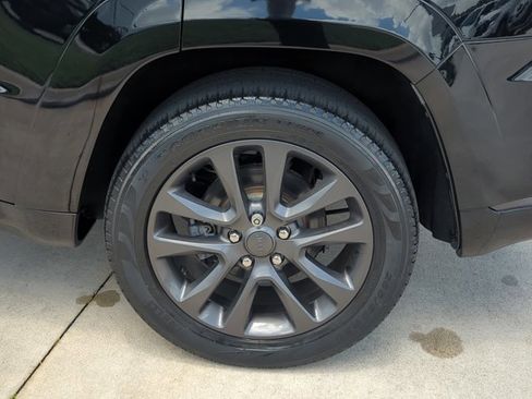 Used 2019 Jeep Grand Cherokee High Altitude RWD image 22
