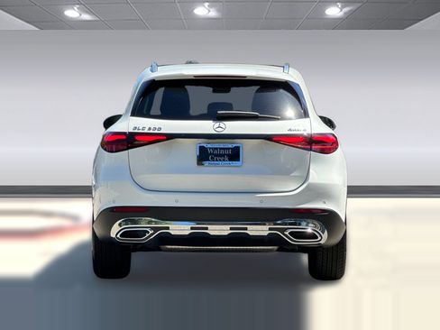 Used 2026 Mercedes-Benz GLC 300 4MATIC image 9