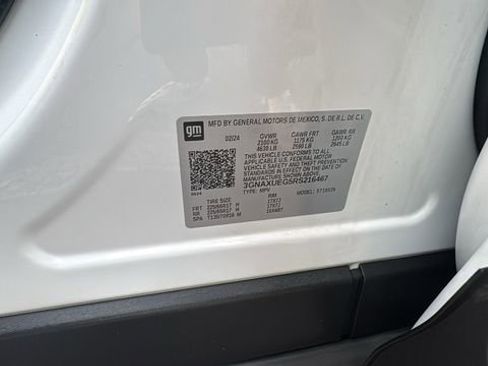 Used 2024 Chevrolet Equinox LT image 39