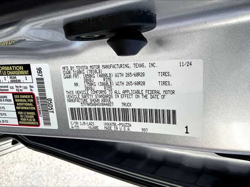 Used 2025 Toyota Tundra Platinum image 36