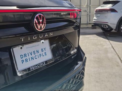 New 2026 Volkswagen Tiguan SEL R-Line image 3