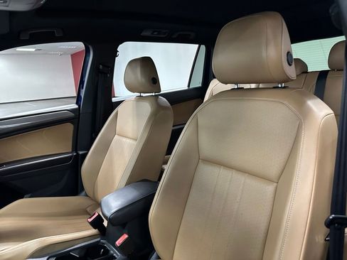 Used 2022 Volkswagen Tiguan SE FWD image 16