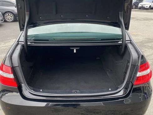 Used 2013 Mercedes-Benz E 550 4MATIC Sedan image 6