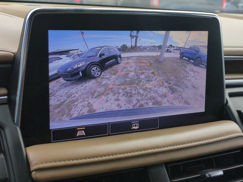 Used 2021 Chevrolet Tahoe Premier AWD/4WD image 20
