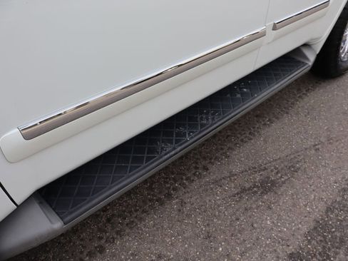 Used 2015 Nissan Armada Platinum w/ 2nd Row Captain Seat Package image 9