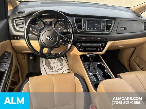 Used 2019 Kia Sedona EX image 15