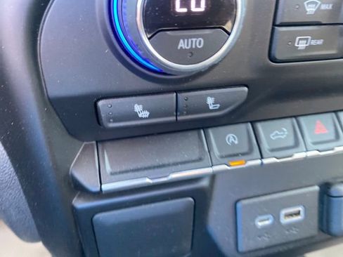 Used 2022 Chevrolet Silverado 1500 LT image 13