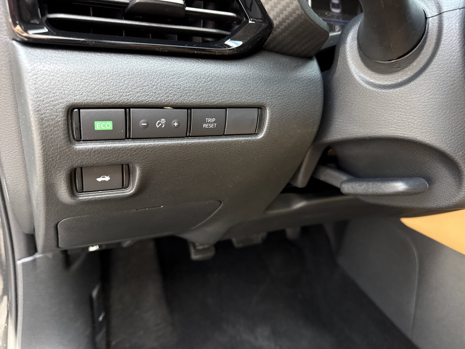 Used 2023 Nissan Sentra SV w/ SV Premium Package FWD image 17
