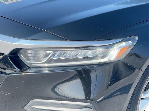 Used 2018 Honda Accord LX image 11