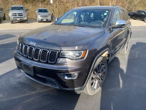 Used 2018 Jeep Grand Cherokee Limited w/ Luxury Group II image 2