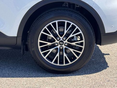 Used 2024 Ford Escape Base w/ PHEV Premium Package image 15