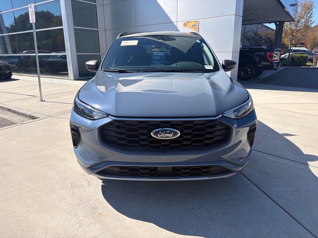 Used 2024 Ford Escape ST-Line w/ Tech Pack #1 FWD image 3