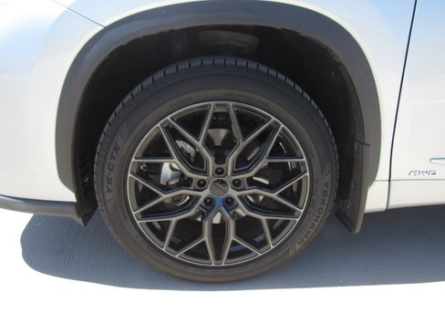 Used 2021 Toyota Highlander Limited AWD/4WD image 4