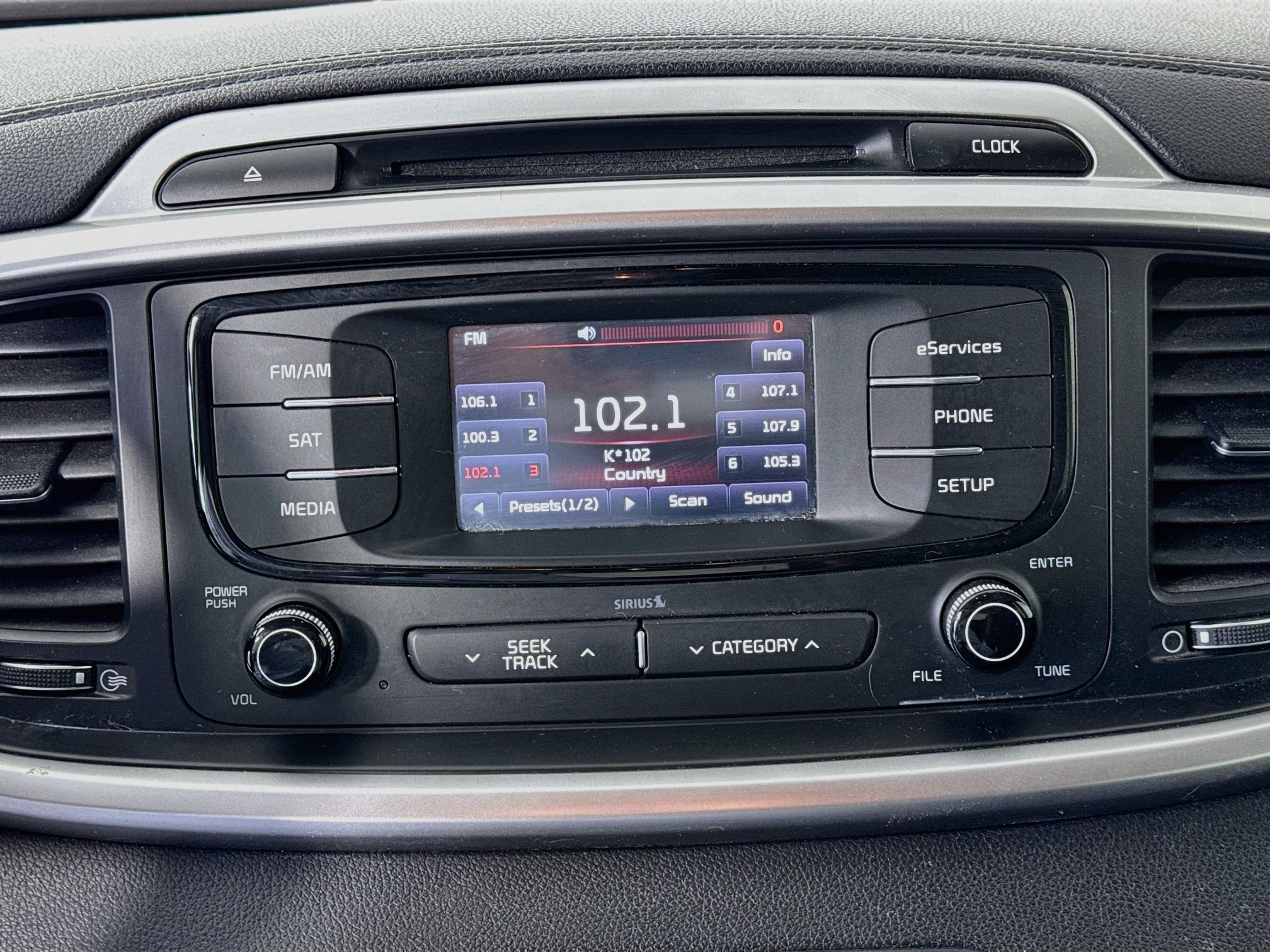 Used 2016 Kia Sorento FWD w/ LX Convenience Package image 14