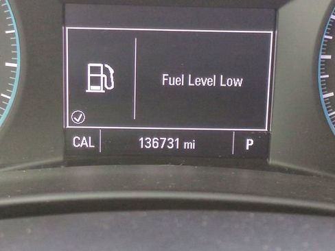 Used 2018 Chevrolet Equinox LT image 32