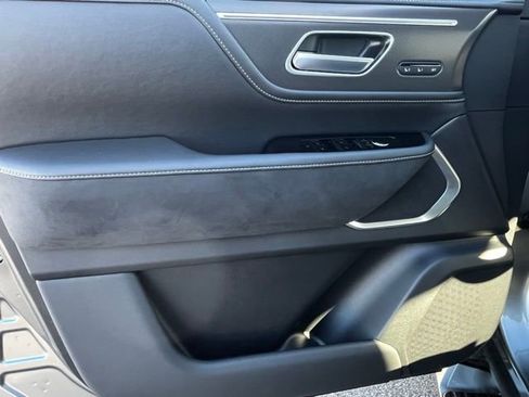 New 2026 INFINITI QX80 Luxe image 9