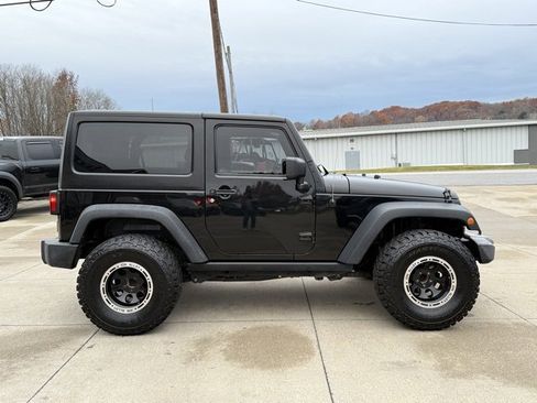 Used 2018 Jeep Wrangler Sport image 14