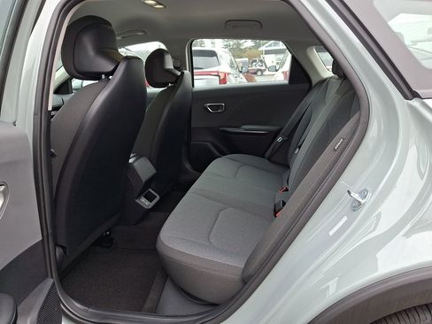New 2025 Kia K4 LXS image 6